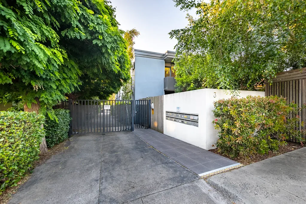 Moorabbin 2Kwarto 2 Bedrooms Plus Study in Boutique Moorabbin