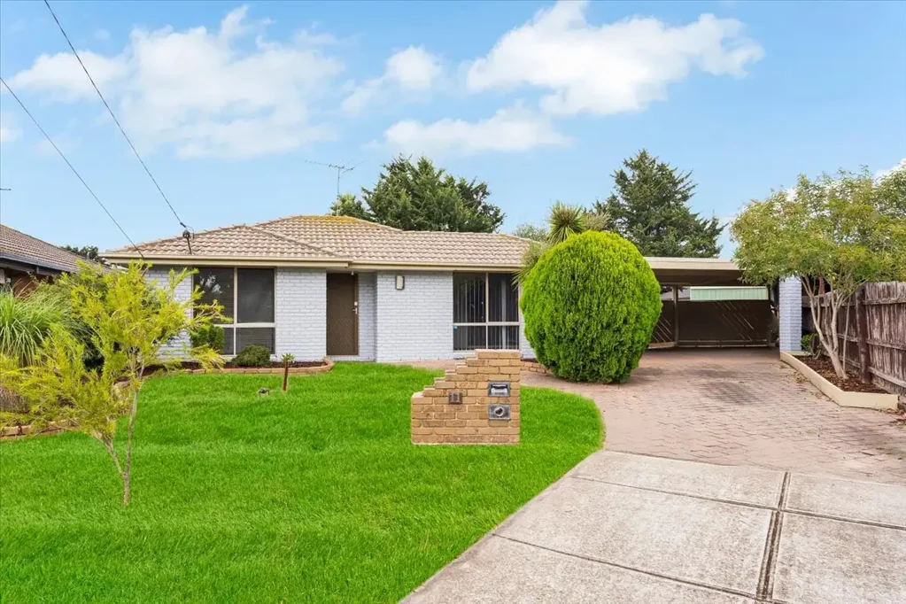 A Tranquil Family Haven in a Quiet Court Setting