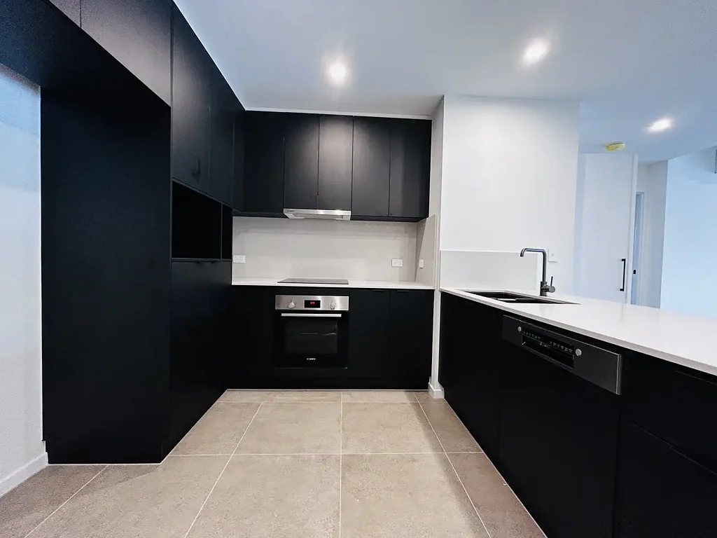 Stylish Modern Apartment in Prime Mount Gravatt East Location