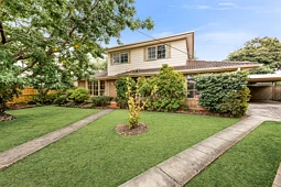 2 Forest Court, Glen Waverley