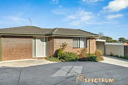 2/3 Blossom Drive, Doveton