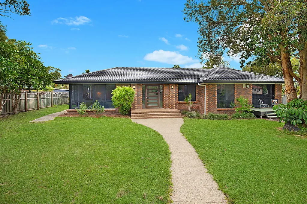 Shailer Park 4 Slaapkamer Exceptional Family Entertainer on a Huge 1,290m² Corner Block in the Heart of Shailer Park!