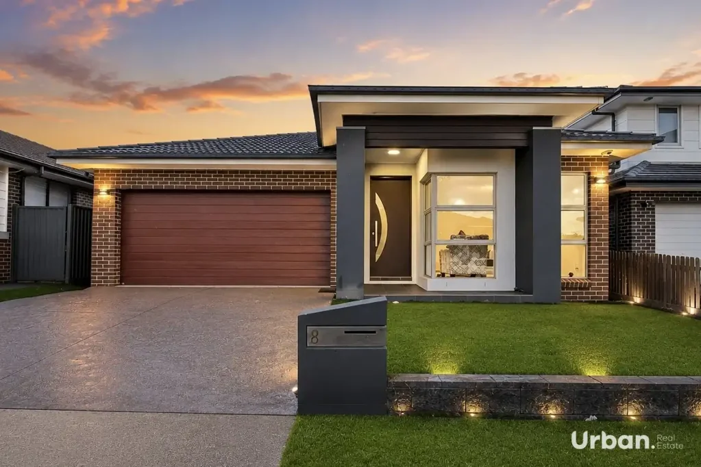 Gregory Hills 4غرفة نوم Contemporary Family Living in a Prime Location