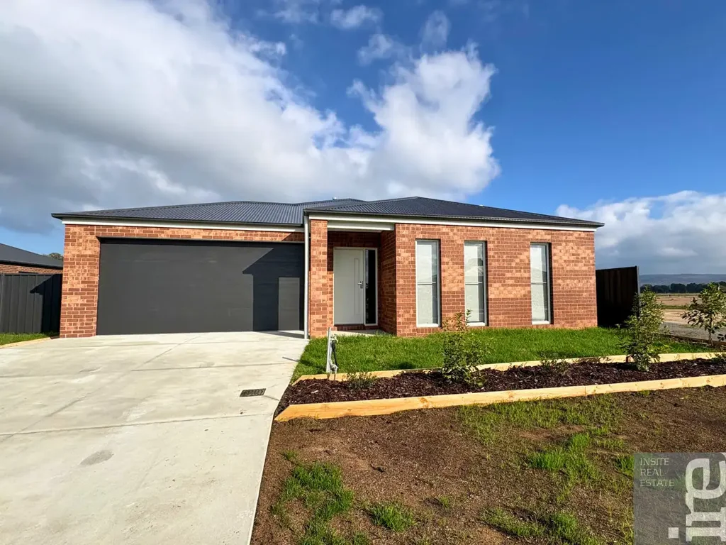 Brand New Family Home with Study in Warby Views Estate!!