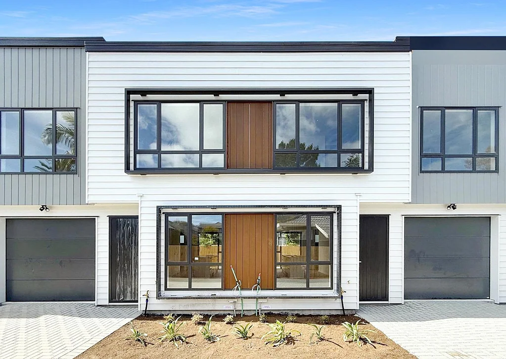 Modern 3-Bedroom Terrace Living