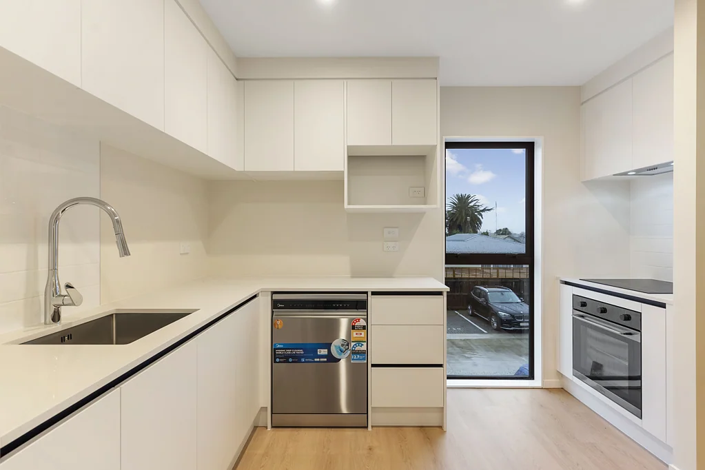 Te Atatu South 3Phòng ngủ Priced to Sell Yesterday!