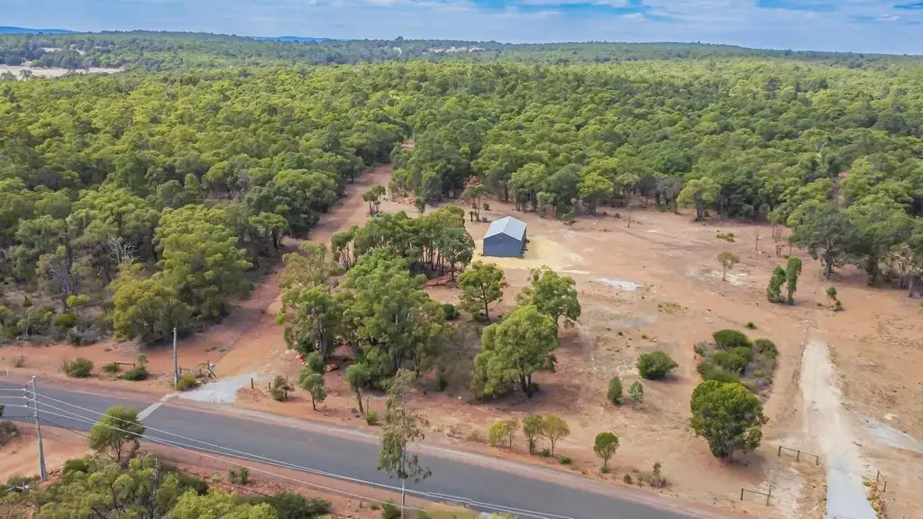Brigadoon 1 Bedroom BIG 8 ACRE BLOCK