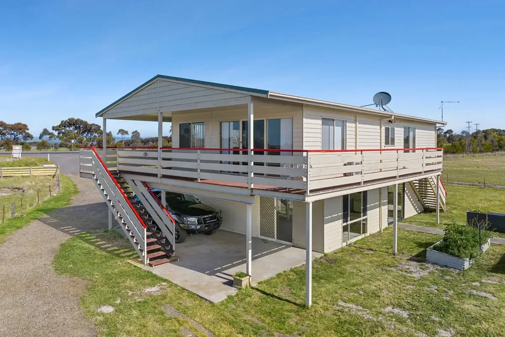 YOUR RURAL LIFESTYLE AWAITS!