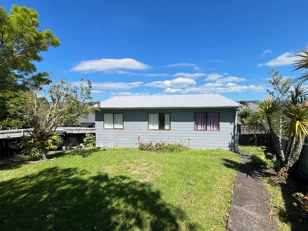 Newly renovated home - Lawns included