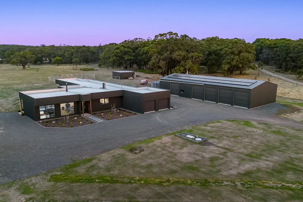 Snake Valley 3房  Elite Equine Lifestyle on 28 Acres – Where Luxury Meets the Land