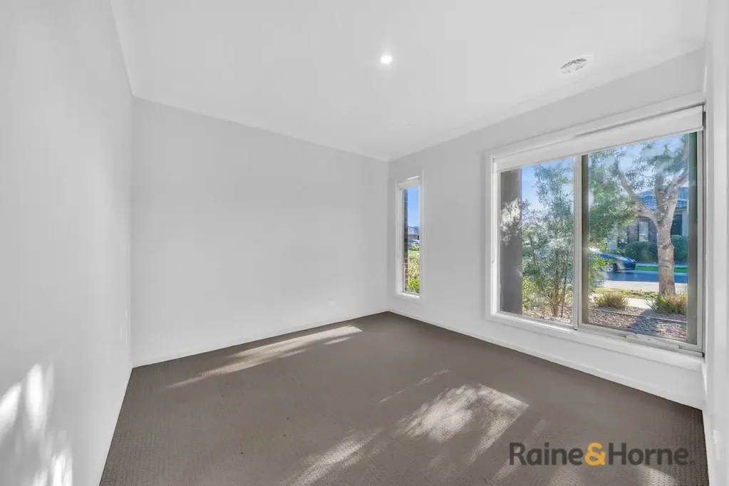 Stylish, Spacious & Perfectly Located!