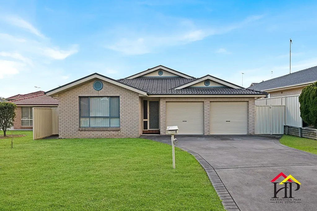 8 Carstairs Place, St Andrews, NSW 2566