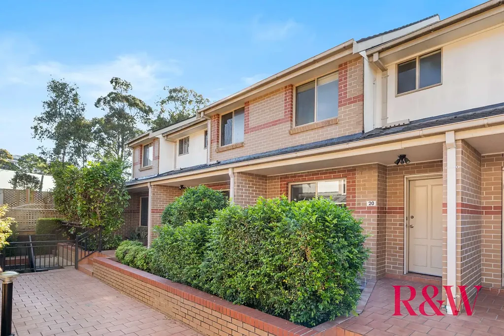 Homebush 3कमरा Spacious & Solid Brick Townhouse