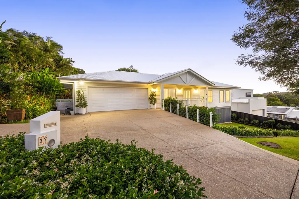 Buderim 4房  Refined Queenslander Elegance with Contemporary Luxury - 37 Bell Road!