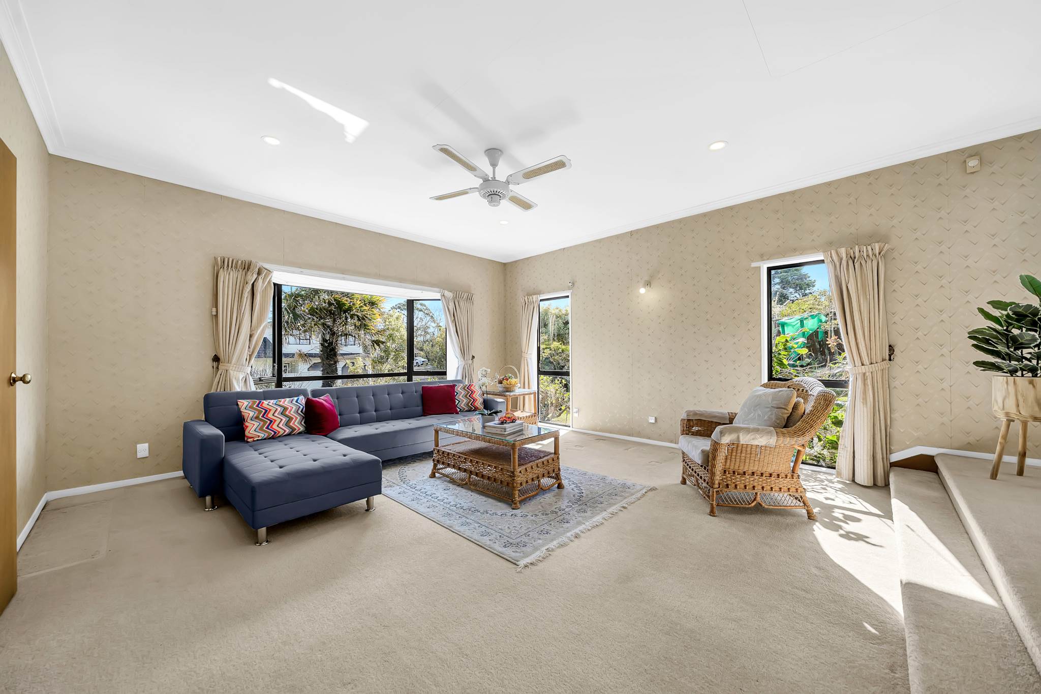 16 Landsberg Way, Windsor Park, photo 2