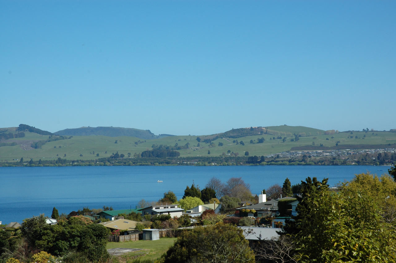 2/70 Harvey Street, Waipahihi, Taupo, 3 chambres, 0 salles de bain