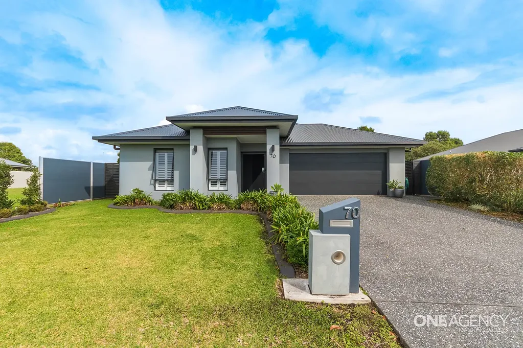 Harrington 4 Bedroom Stunning Harrington Golf Course Retreat in Harrington Waters!