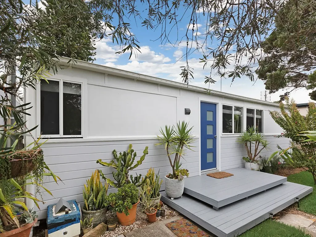 Modern 3-Bedroom home in Budgewoi!