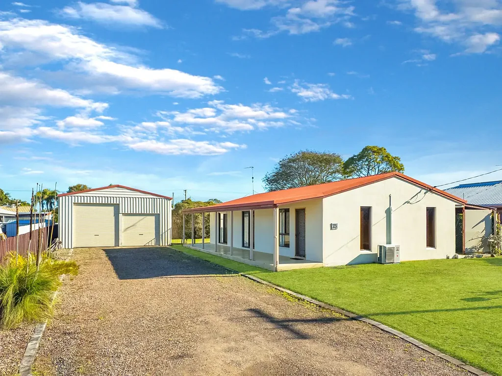 73 Drummond Street, Urangan, QLD 4655, 2 slaapkamers, 1 badkamers, House