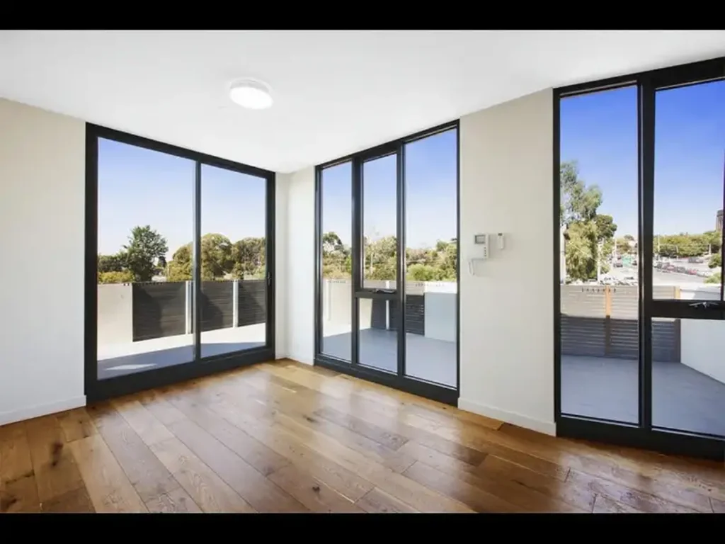 Luxury One Bedroom Close to Transport
