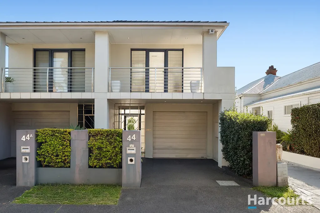Hamilton 3ਬੈੱਡਰੂਮ Stylish Torrens Title Duplex with Ground Floor Guest Suite