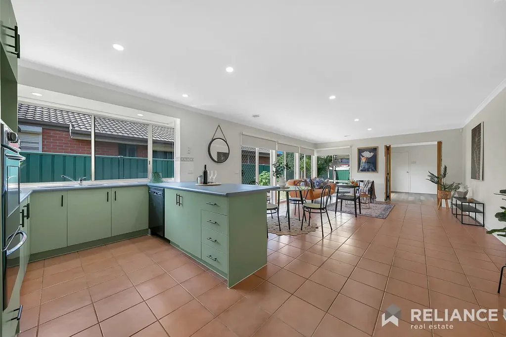 Burnside 4Kwarto Spacious & Versatile Living on a Prime Corner Block – 6 Cuthbert Place, Burnside