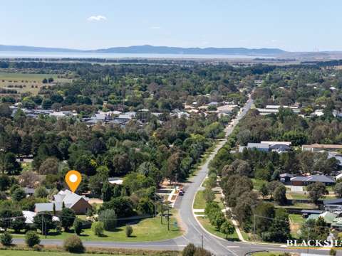 Bungendore 4 Bedroom Established garden and family home with plenty of options.