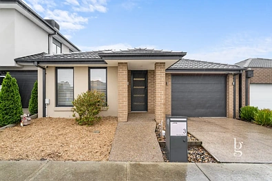Clyde 3 Bedroom Comfortable Living with Everything You Need!