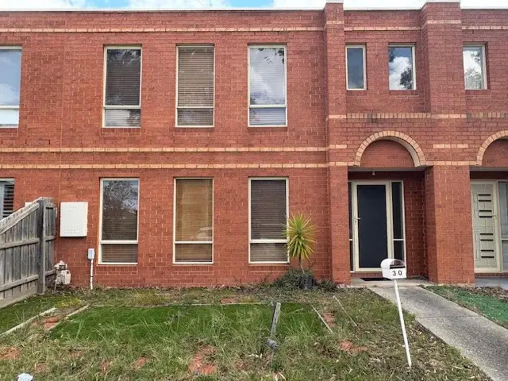 Charming Family Home in Roxburgh Park