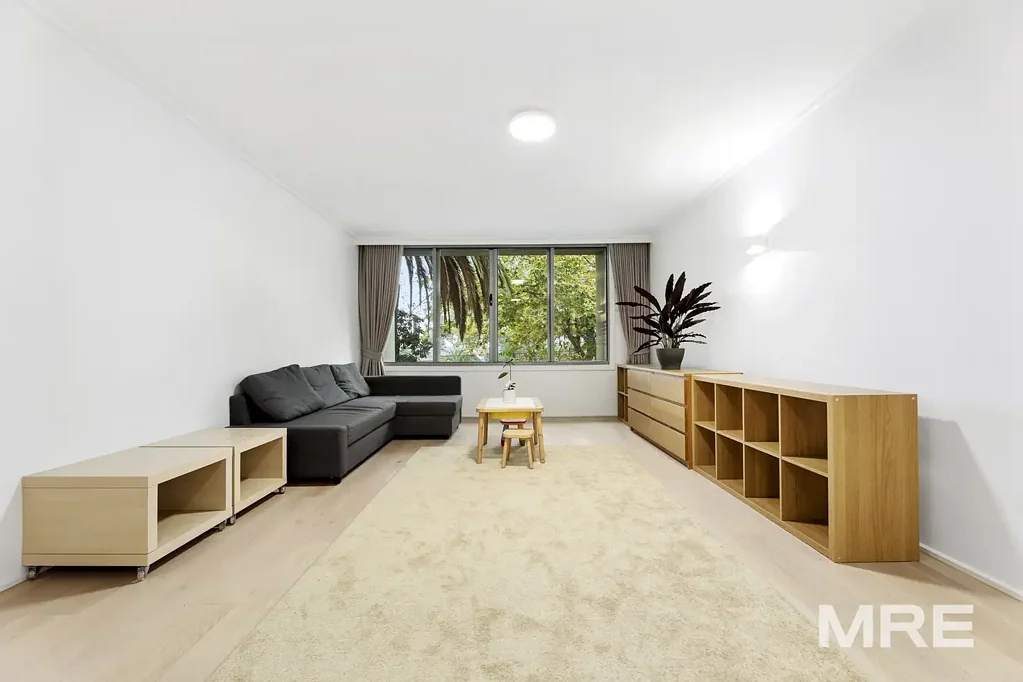 Oversized parkside living