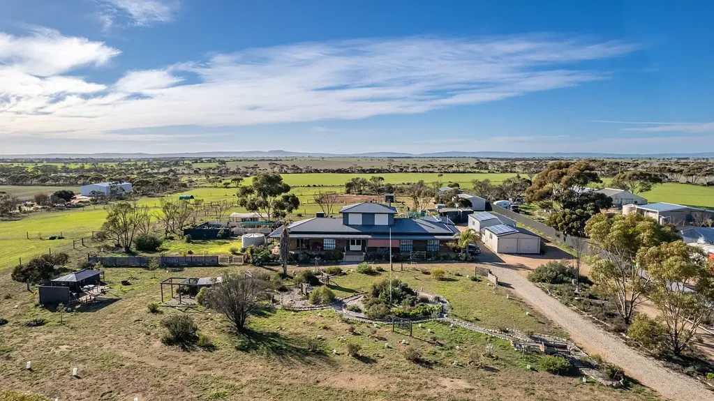 195 Upper Yorke Road, Port Broughton, SA 5522