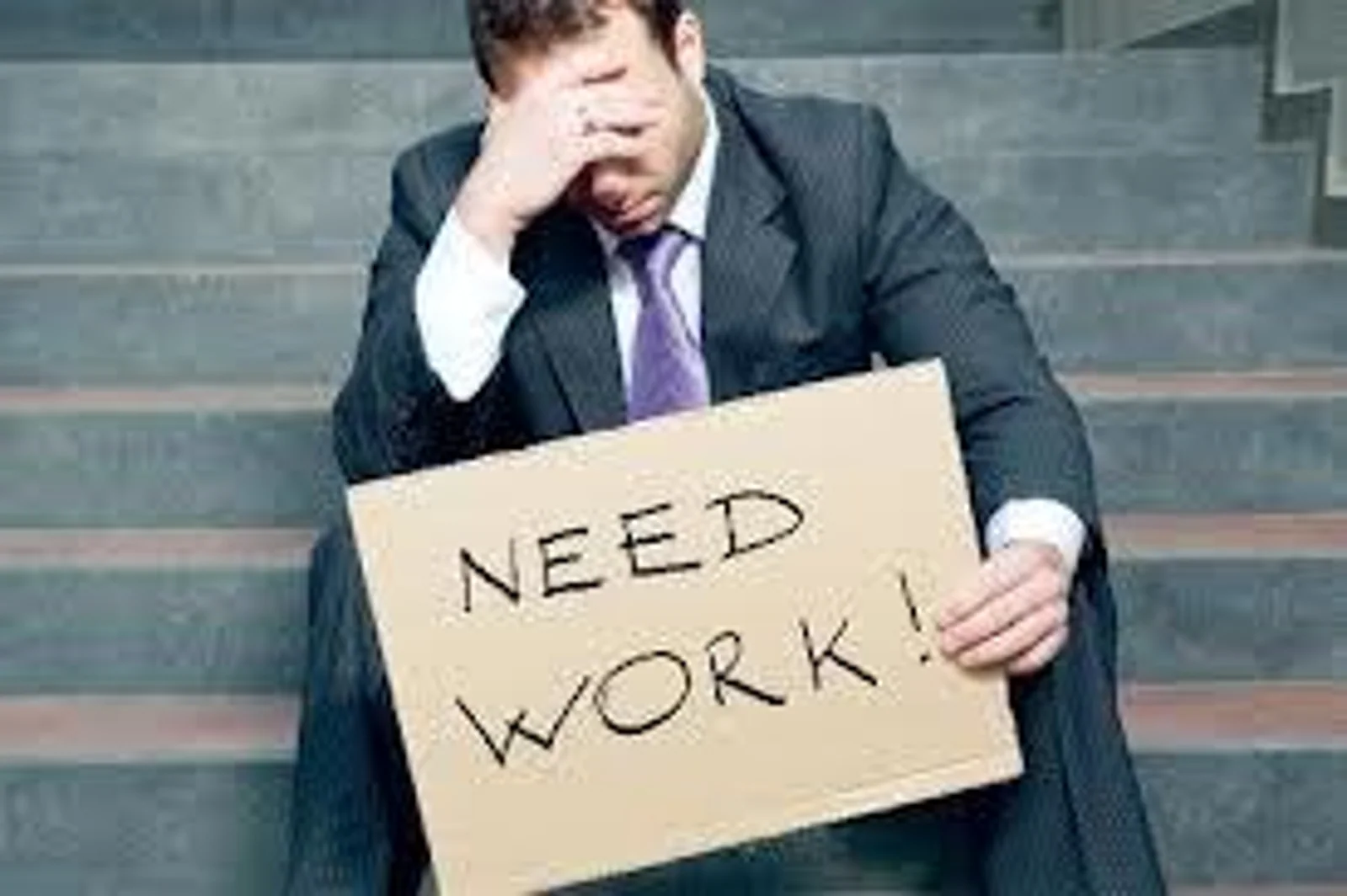 失业、领不到补助,大批澳人吃不上饭,救助所外排200米长队
