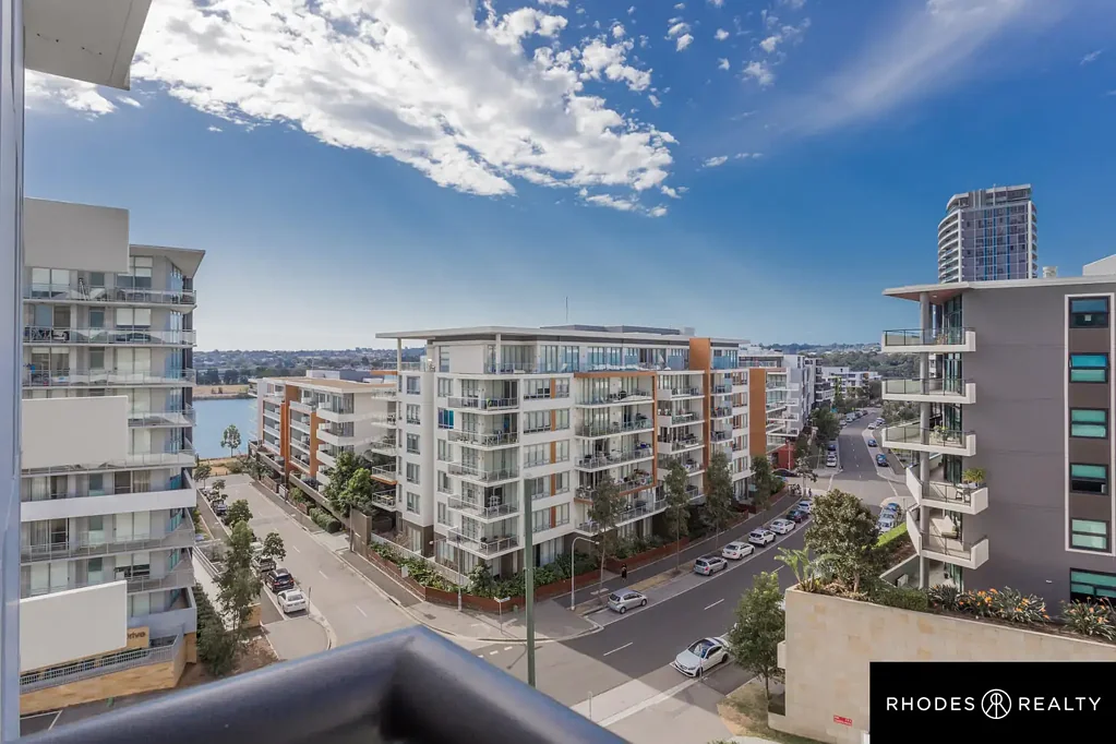 Immaculate Two Bedroom Apartment in VQ Shores