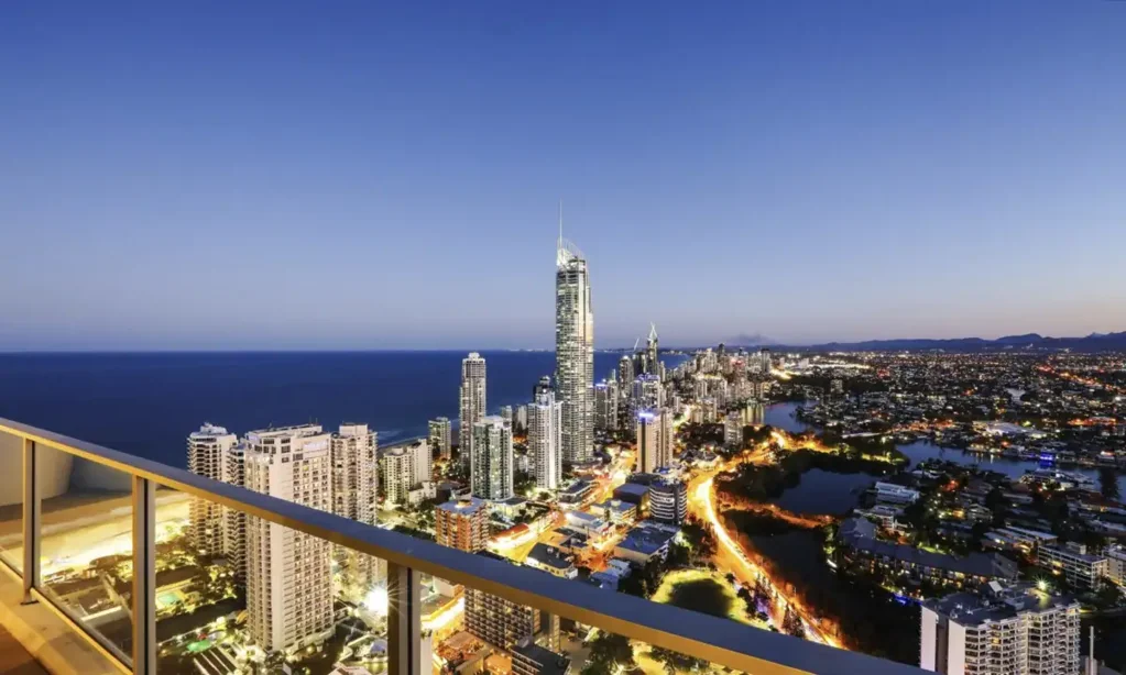Surfers Paradise 3房  Sub-Penthouse, 46th Floor, 3 Bedroom Sky Home, Pet Friendly, 2 Car Parking