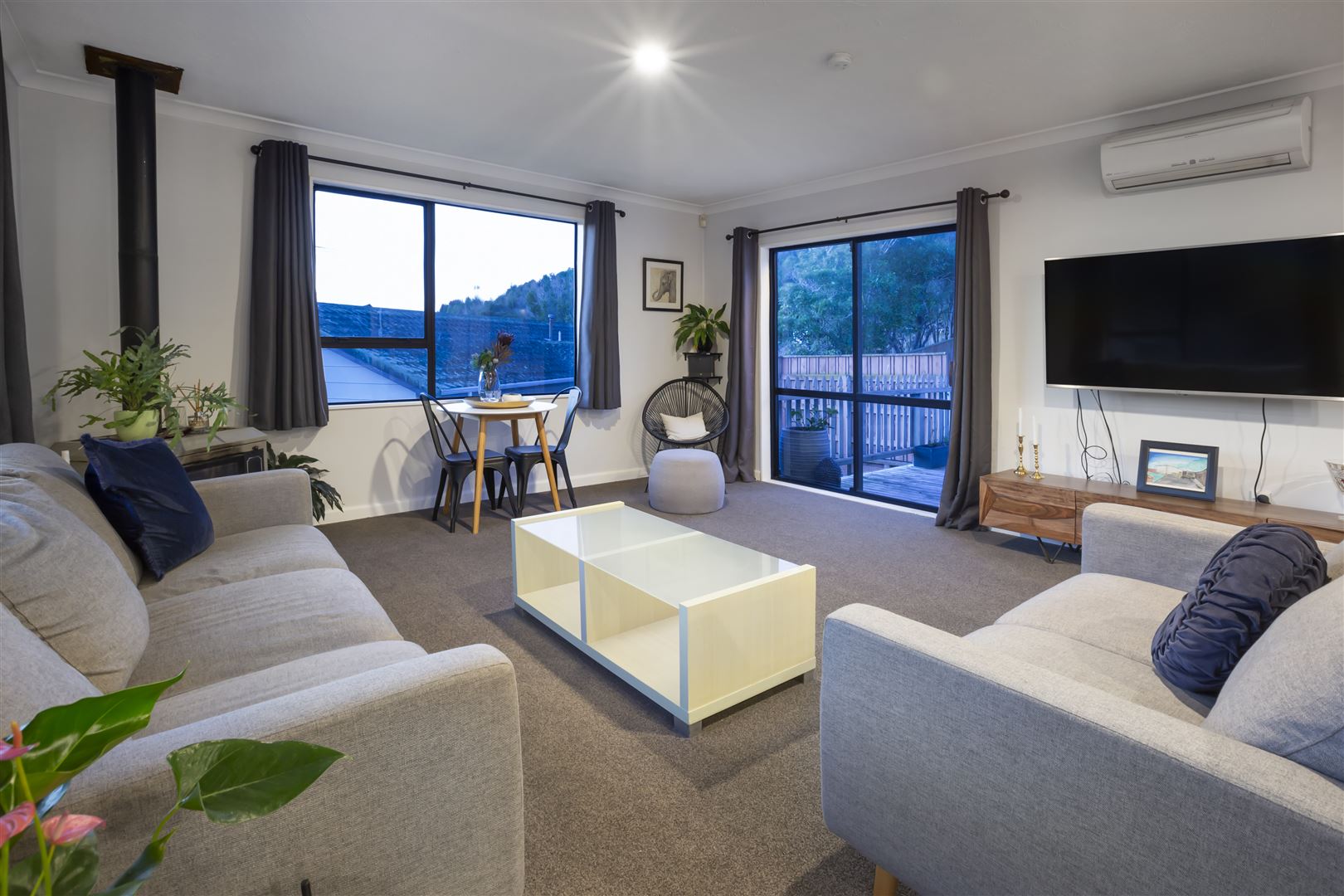 76 Omapere Street, Whitby, Porirua, 3 ห้องนอน, 1 ห้องน้ำ