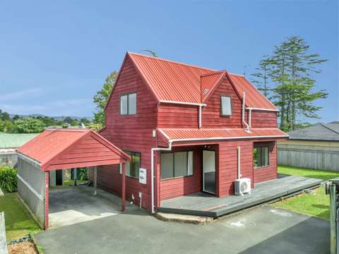 Henderson 3房  Easy Family Living on Swanson Road!