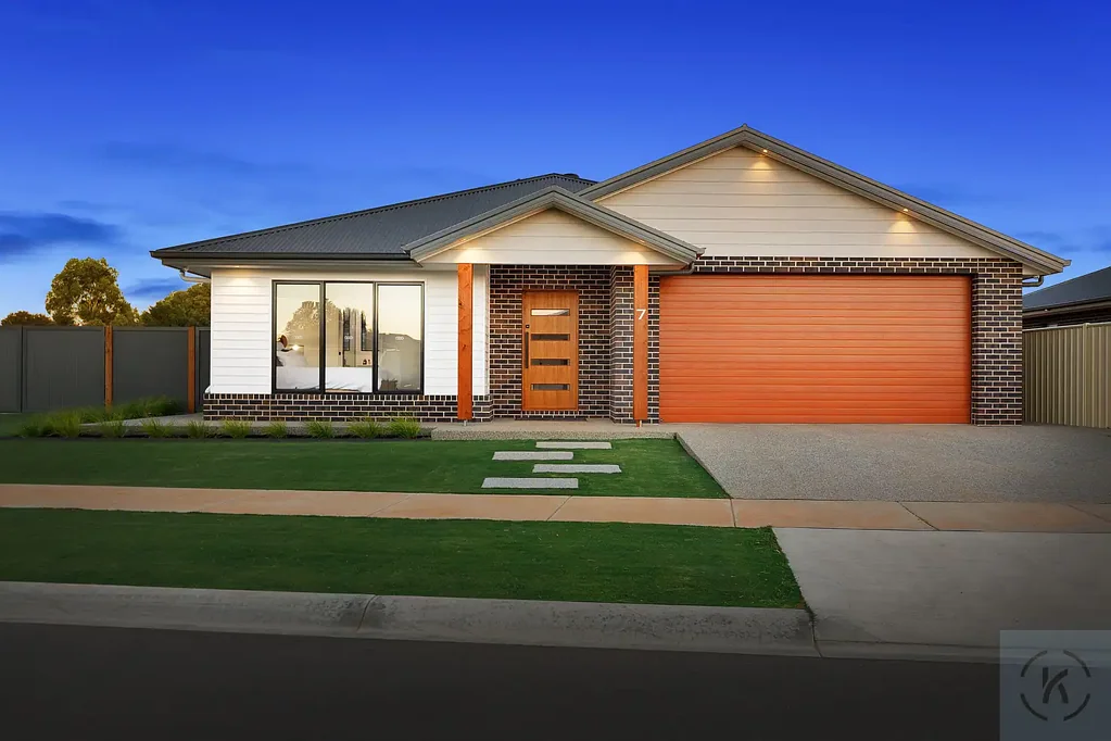 Tocumwal 4 Slaapkamer Architecturally Stunning!  Buy The Block Or Buy The Package!