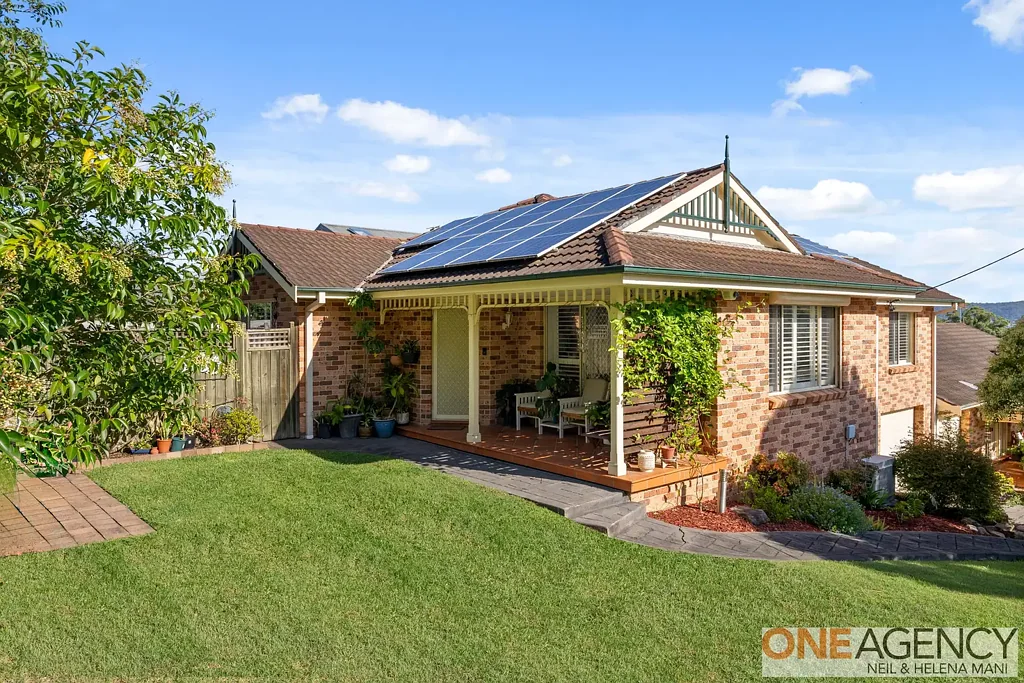 East Gosford 3कमरा Two-Storey Duplex with Sunny Courtyard