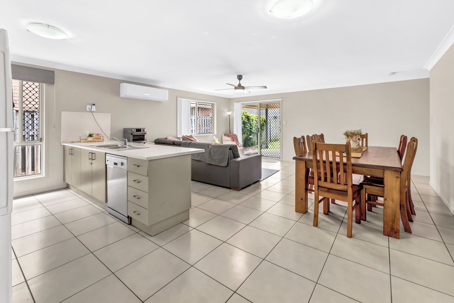 11 BEAUMONT DR, PIMPAMA QLD 4209, 0 rūma, 0 rūma horoi, House