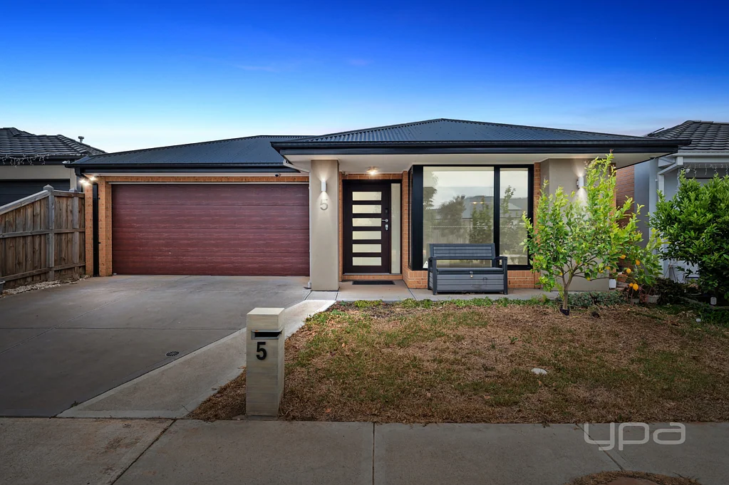 5 Parrot Drive, Weir Views, VIC 3338