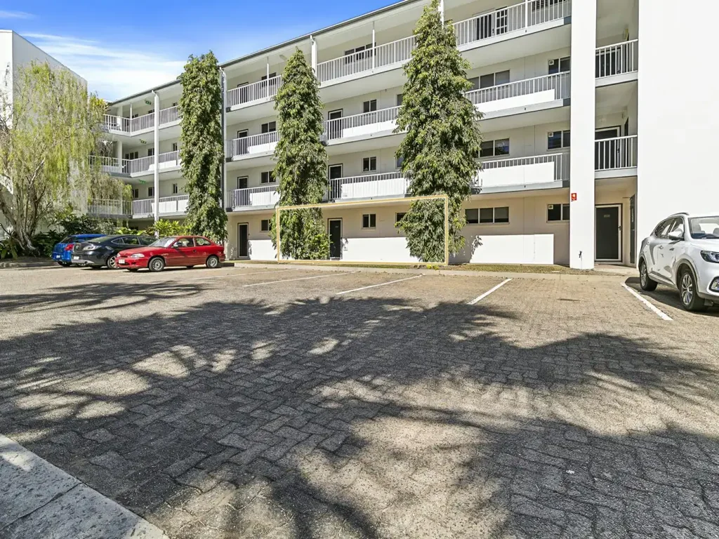 109/305-341 Coral Coast Drive, Palm Cove, QLD 4879