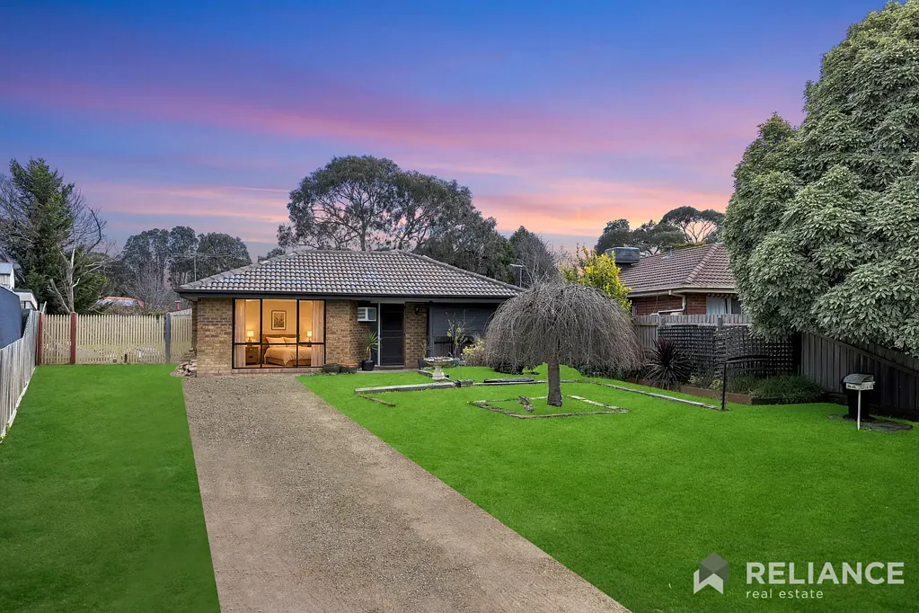 Romsey 3房  Renovation Ready - Big Block, Bigger Opportunity |