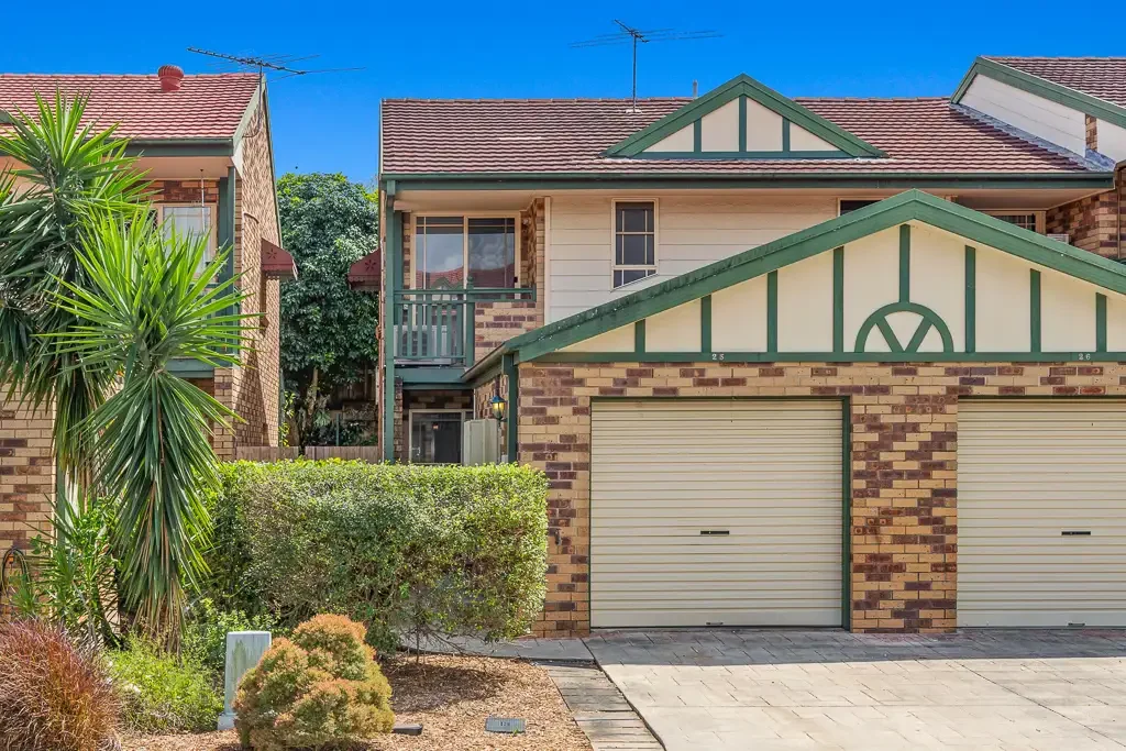 Taigum 3房 翻新联排别墅 新地毯新漆 现代厨房 卫浴翻新 私人围栏庭院 三卧带储物 主卧带套间 车库加车位 小区泳池BBQ Freshly Updated Townhouse in a Prime Taigum Location