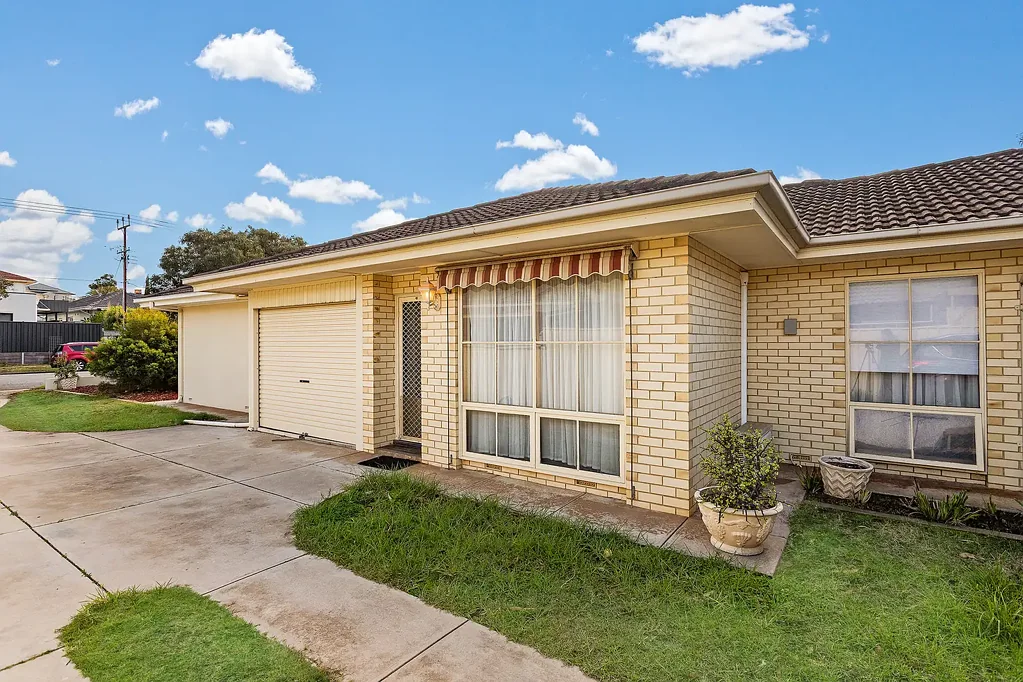 Coastal Convenience Close to the Beach