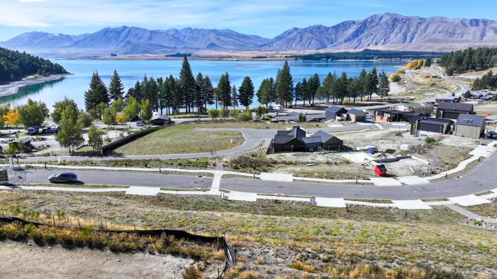 Lake Tekapo Section in Pure Splendour: Station Bay Lake Tekapo
