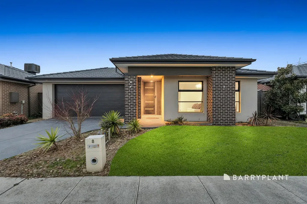Clyde North 4 Bedroom LIVING IN STYLE!