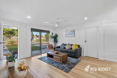 Marsden 4 Slaapkamer Fully Renovated Family Home with Grannt flat Potential