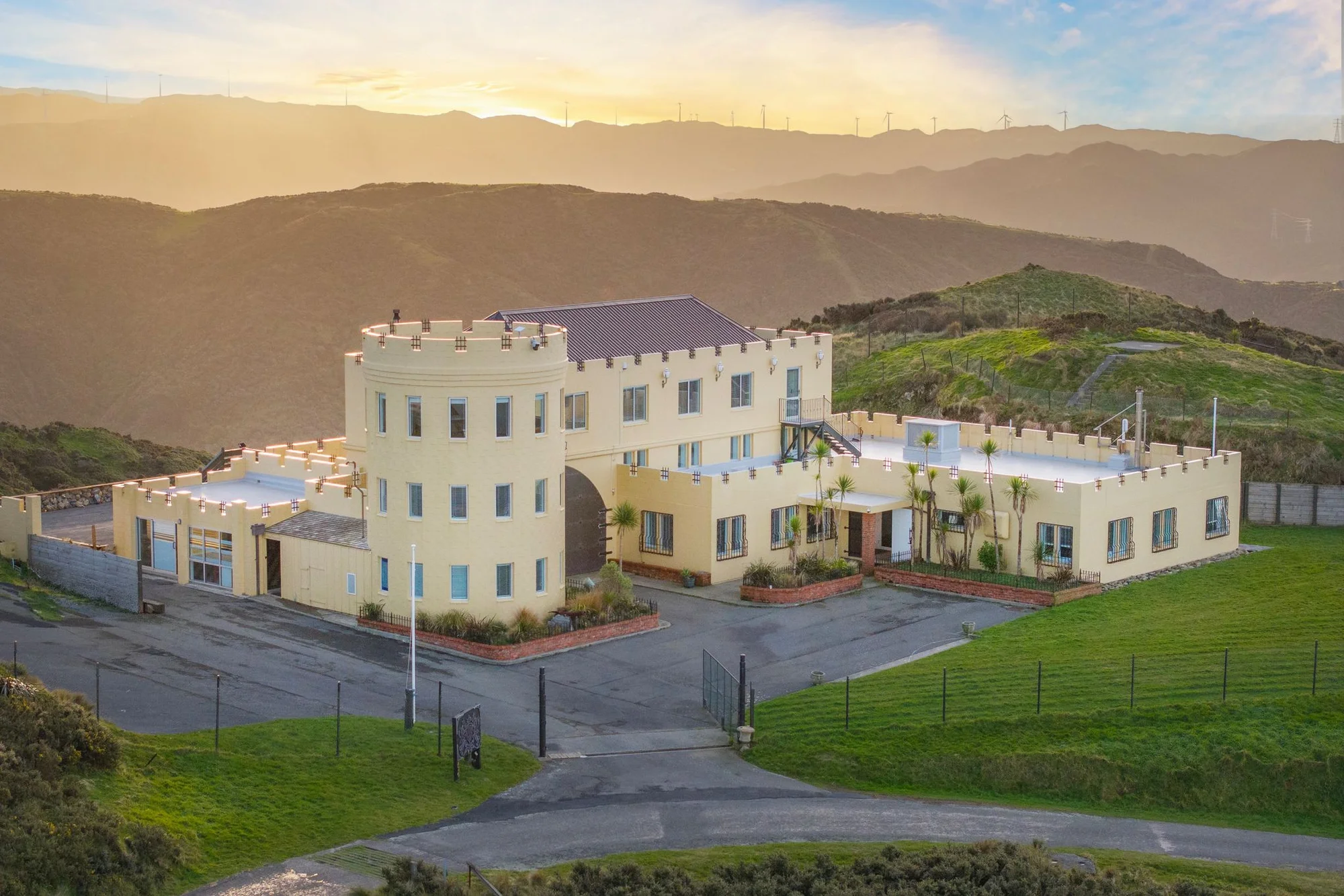 Brooklyn 5部屋 Mortgagee Auction - Wellington's Hilltop Castle