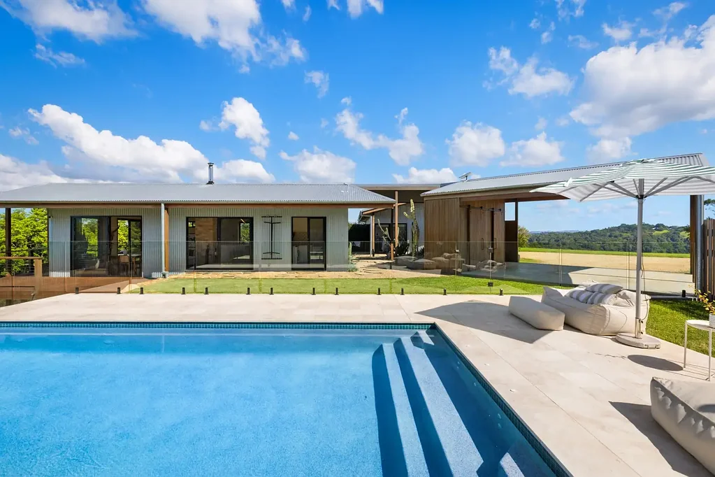 Eureka 3 Slaapkamer Architectural Palm Springs–Inspired Retreat on 3.5 Acres