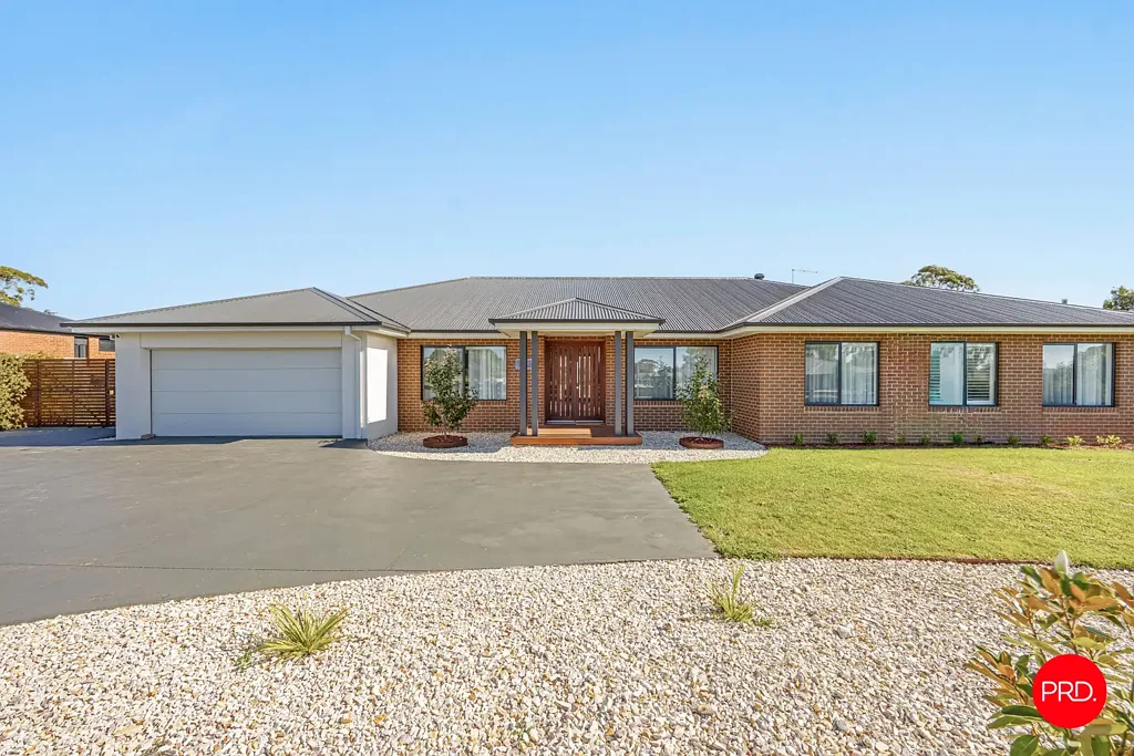 Kyneton 4 Bedroom Stylish Family Home on Expansive Kyneton Allotment